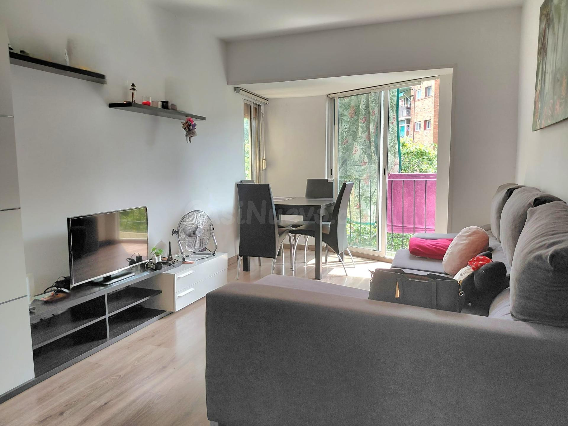 PISO SEMINUEVO CON BALCON TODO EXTERIOR