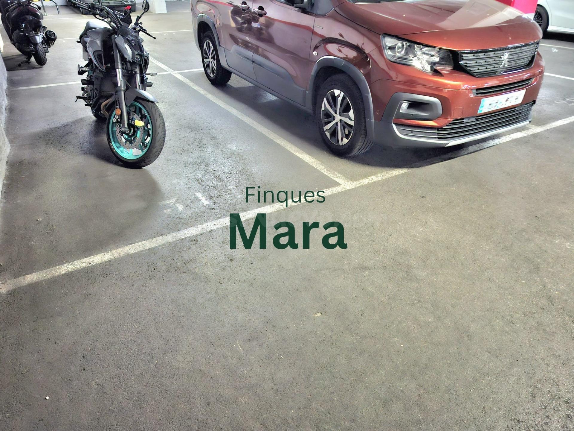 ¡¡ Plaza de coche cómoda y segura en buena zona !!