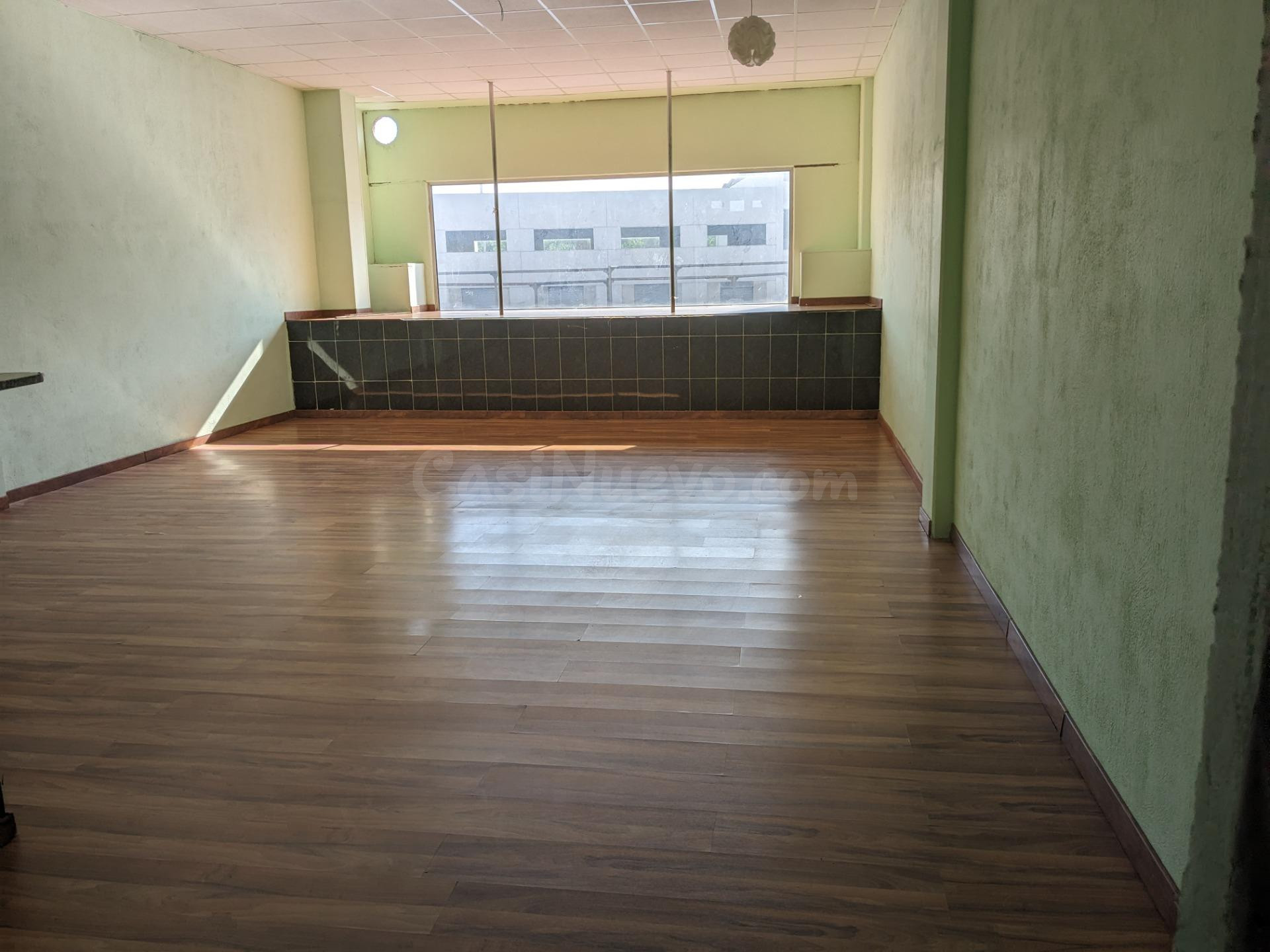 FANTÁSTICA NAVE INDUSTRIAL DE 224 M2 EN AMPOSTA