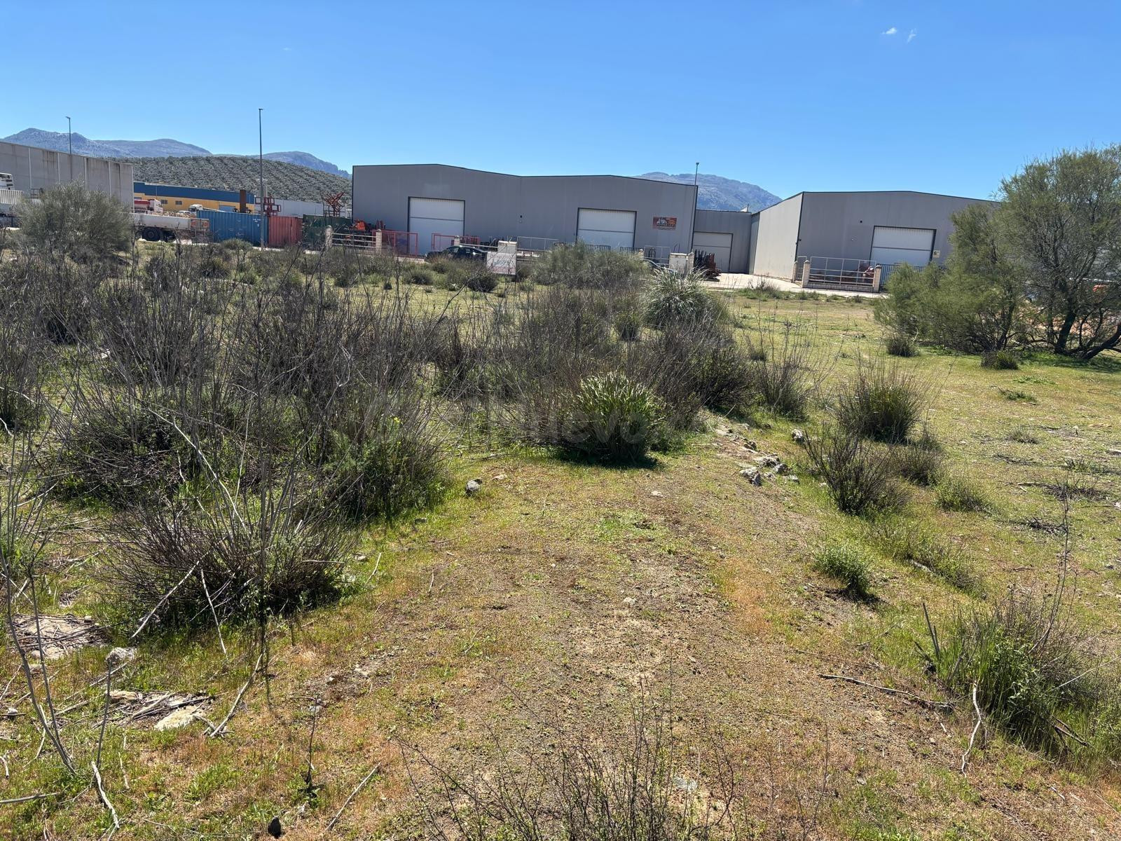 PARCELA INDUSTRIAL  DE 2.542 M2 EN VILLANUEVA DEL TRABUCO