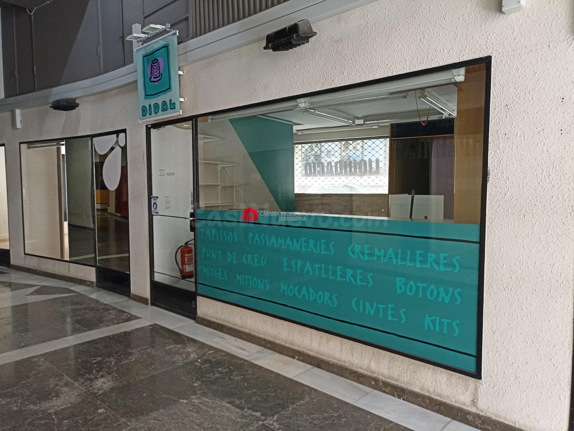Se alquila local comercial en la zona centro de Tortosa