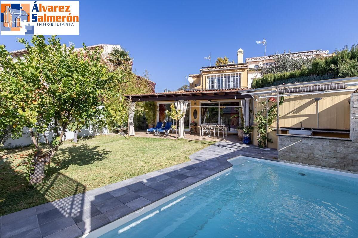 Espectacular casa en Bola de Oro / Serrallo