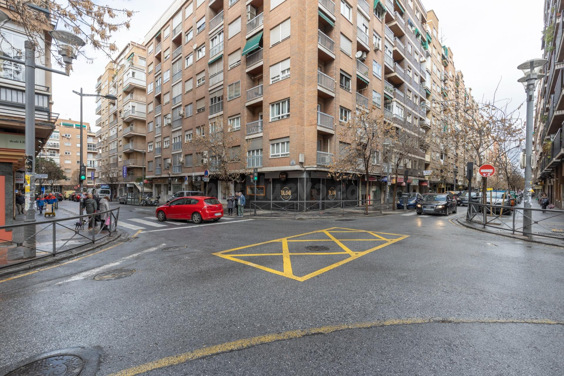 ¡Plaza de garaje en excelente ubicación! - CAMINO DE RONDA
