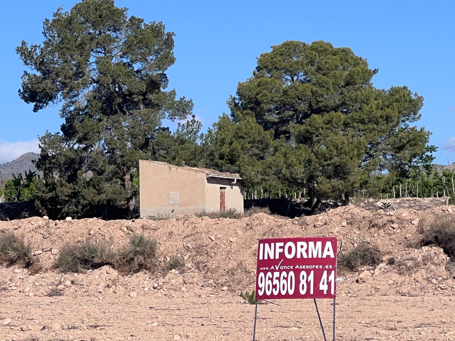 PARCELA CON CASITA A MIL METROS DEL PUEBLO