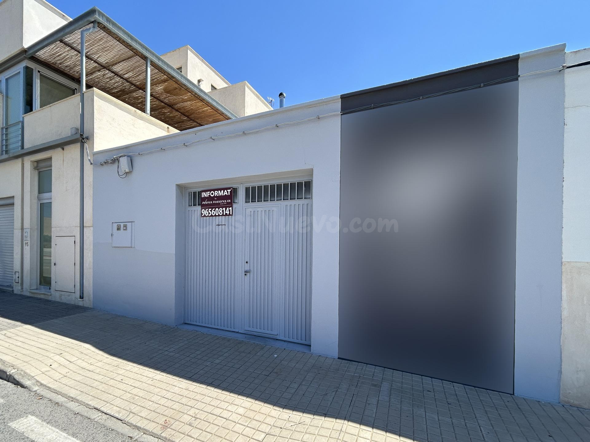 LIENZO EN BLANCO EN LAS HORCAS: 152 m2 de almacén hoy, el edificio de tu futuro mañana en Novelda.