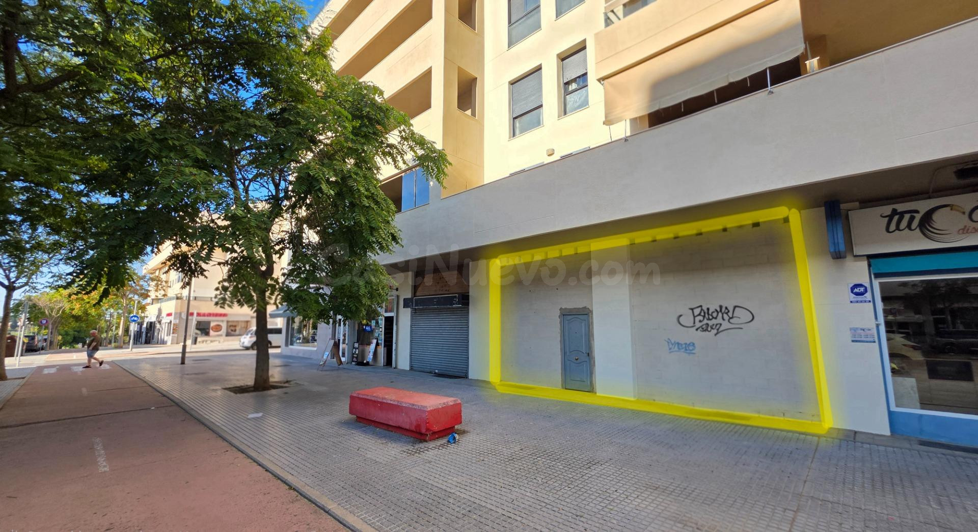 LOCAL COMERCIAL EN BRUTO CON 230 M2 ÚTILES EN DOS PLANTAS | AVENIDA REY JUAN CARLOS I, JEREZ