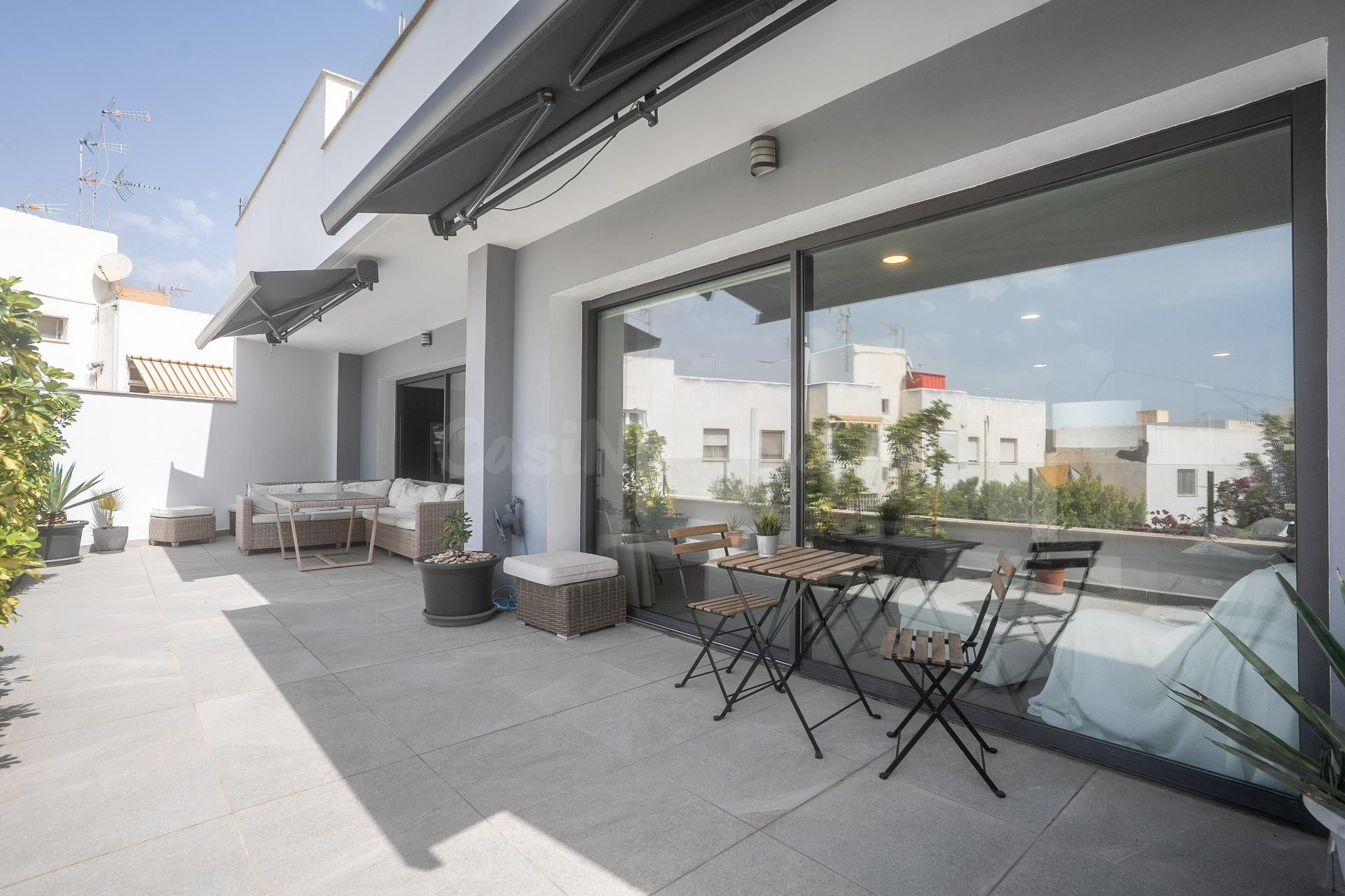 Chalet independiente de 414 m2 junto a Calle Granada — Almer - foto 2