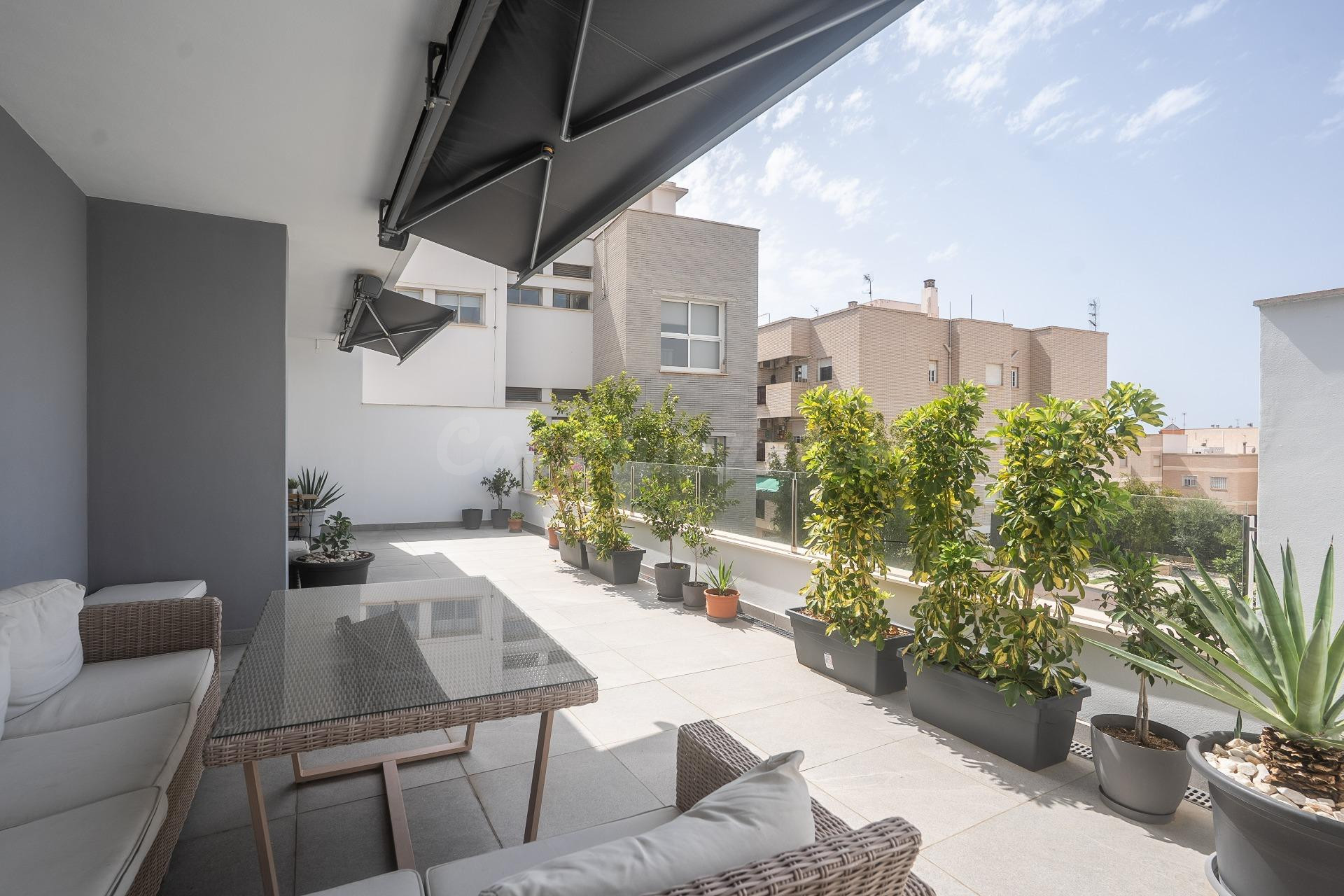 Chalet independiente de 414 m2 junto a Calle Granada — Almer - foto 3