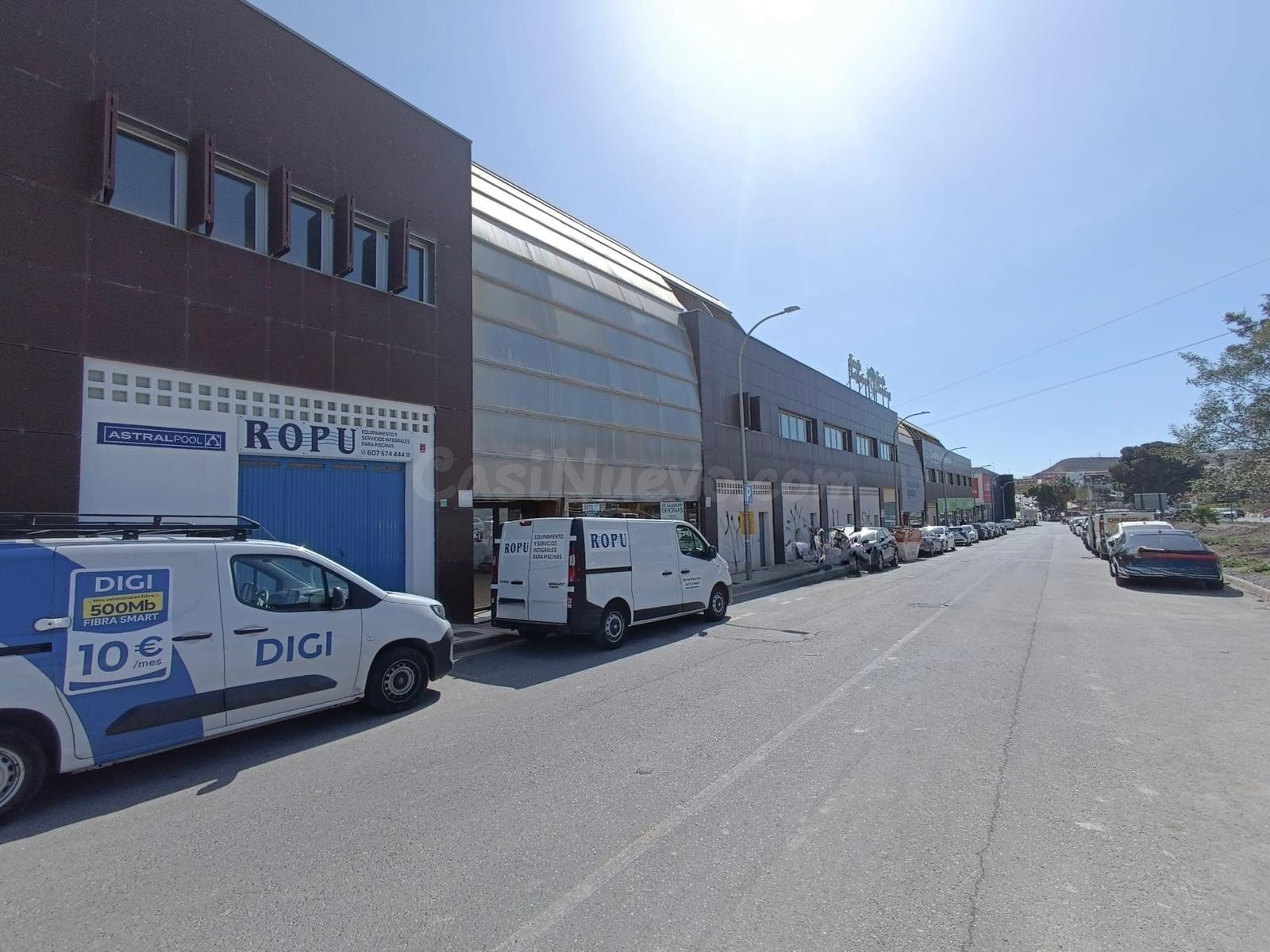 Local comercial 100m² en alquiler - HUERCAL LOS PINOS