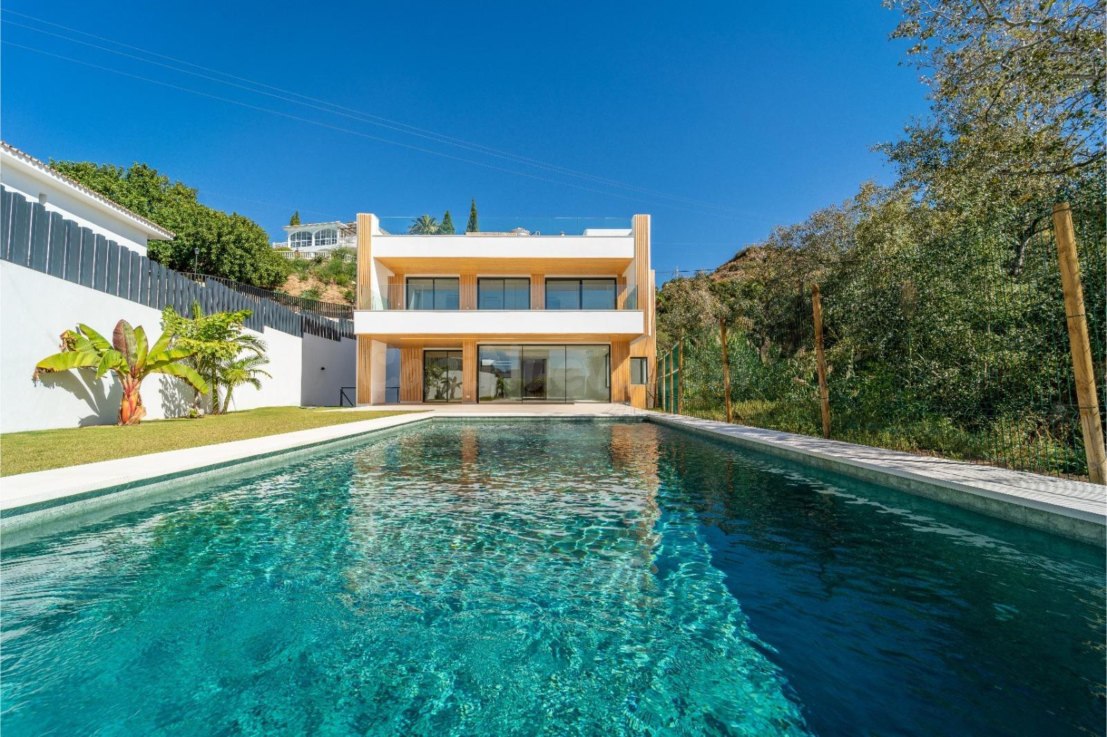 ESPECTACULAR VIVIENDA UNIFAMILIAR EN BENALMADENA