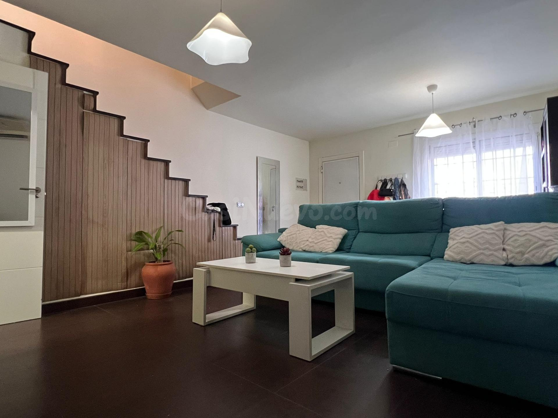CASA EN PLENO CENTRO DE LOS BARRIOS