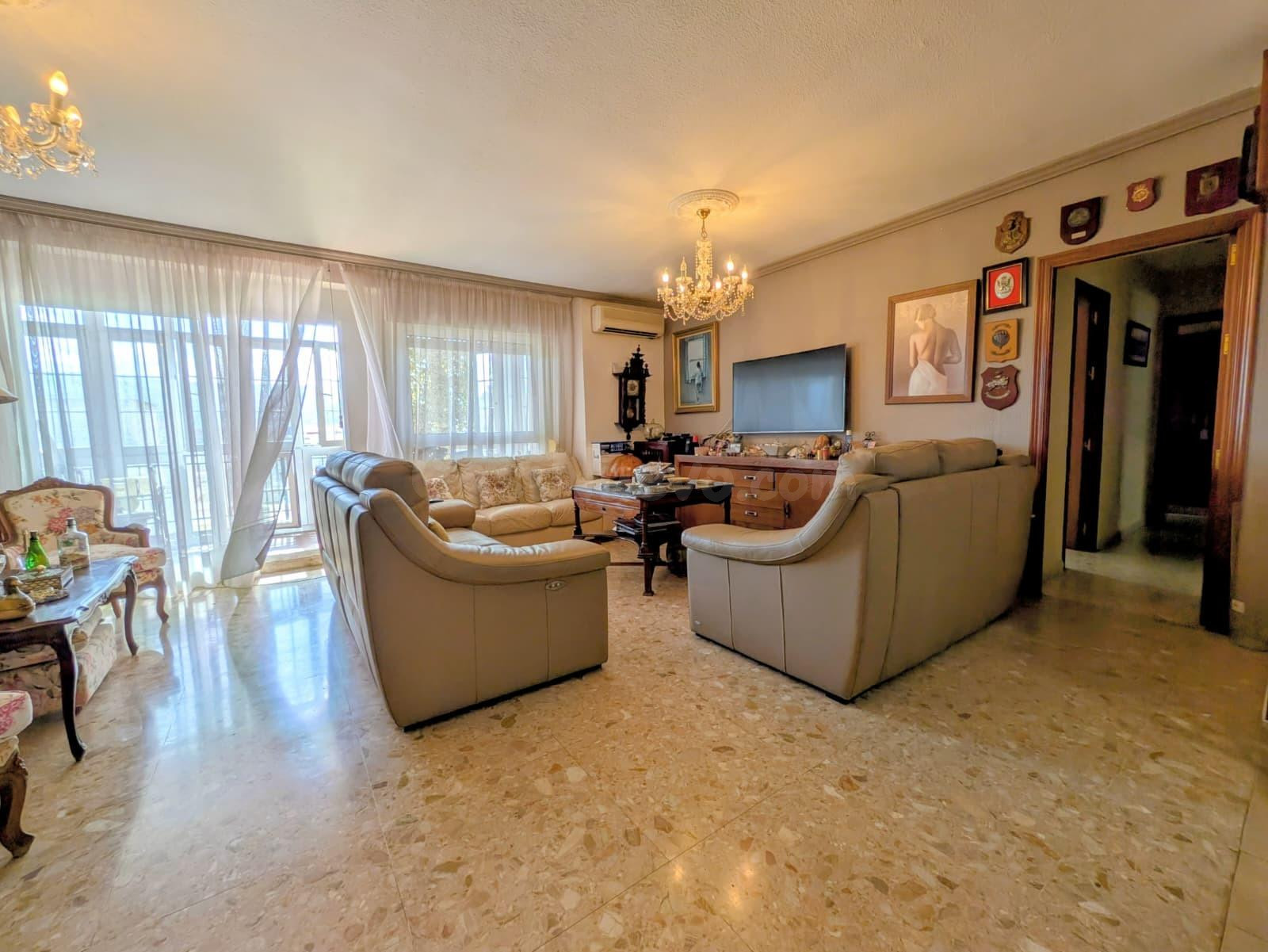¡ESPECTACULAR PISO EN PLENO CENTRO DE ALGECIRAS!