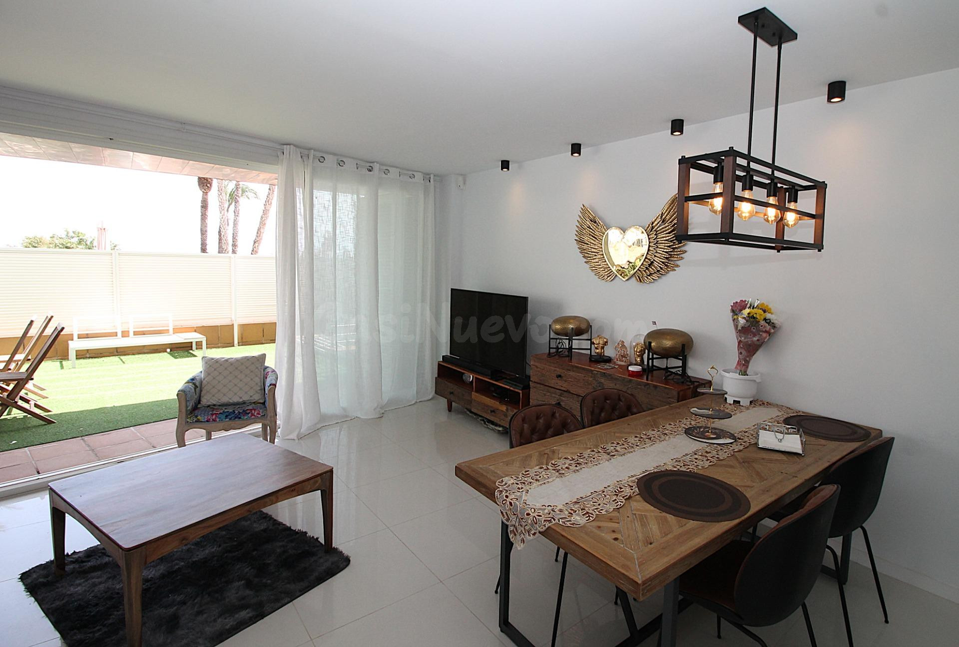 MAGNÍFICO APARTAMENTO CON DOS PLAZAS DE APARCAMIENTO EN PRIMERA LINEA DE PLATJA D'EN BOSSA