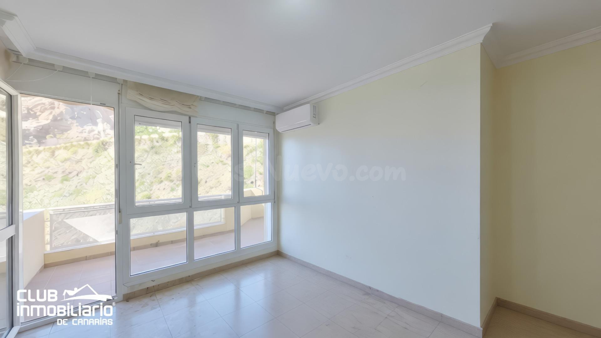 Exclusivo piso en Ifara con gran terraza, vistas al mar y 3 plazas de garaje