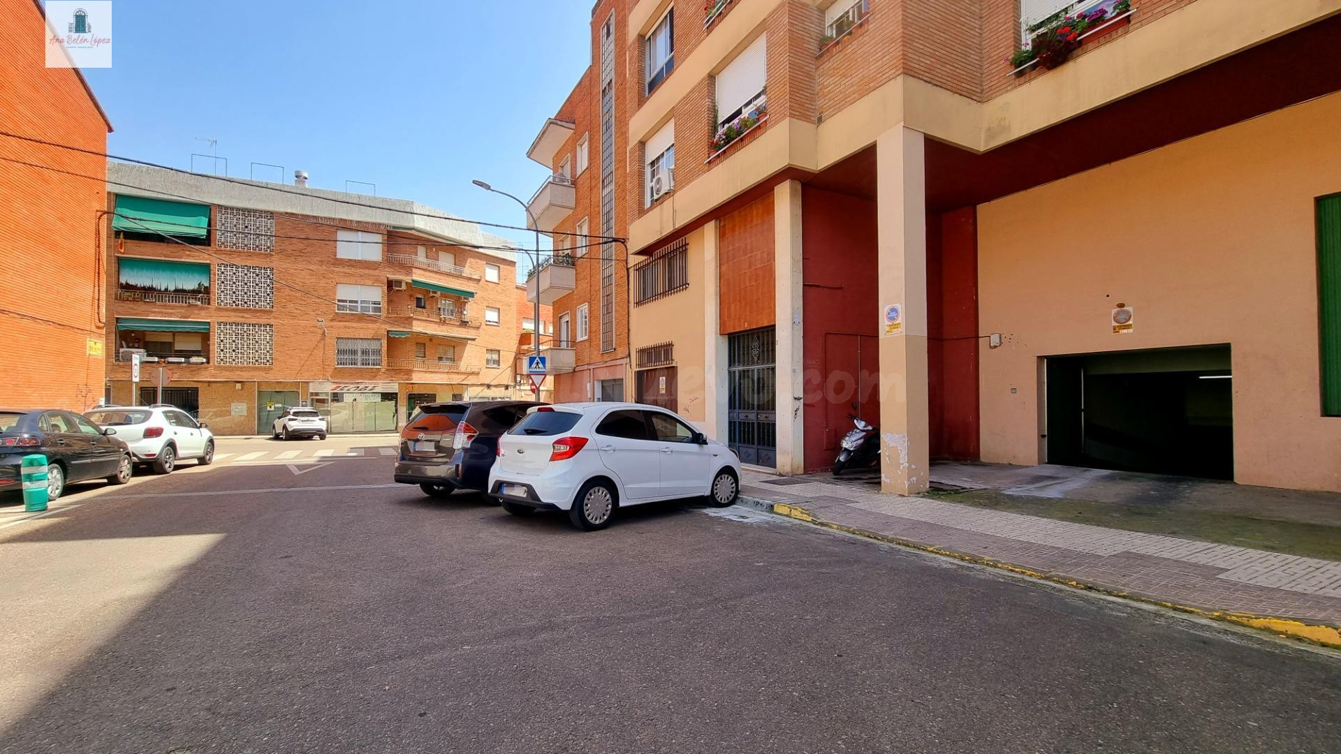 PLAZA DE GARAJE + TRASTERO EN DANIEL GARCIA MATA , BADAJOZ