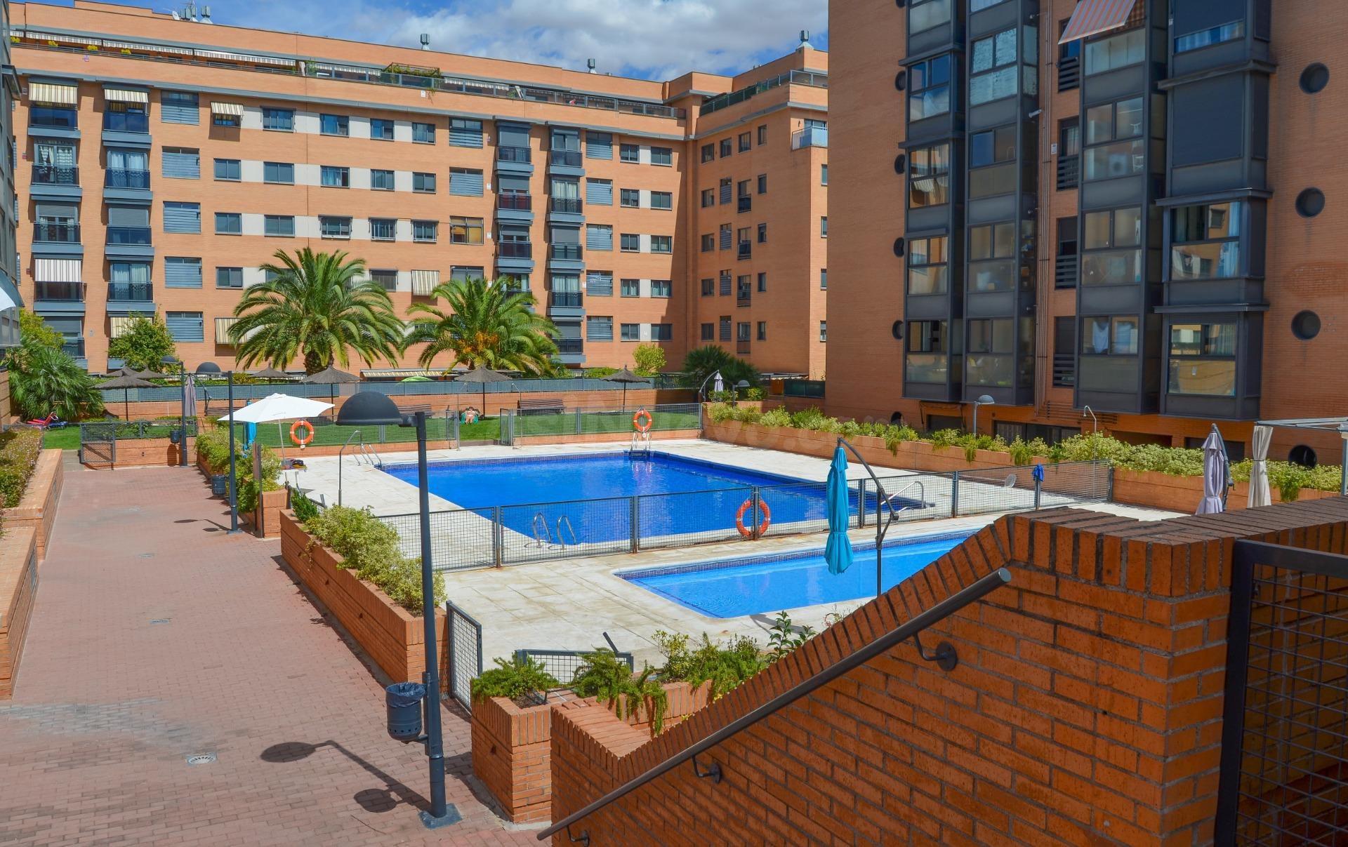 Apartamento 2 habitaciones 90m² en alquiler - Rejas
