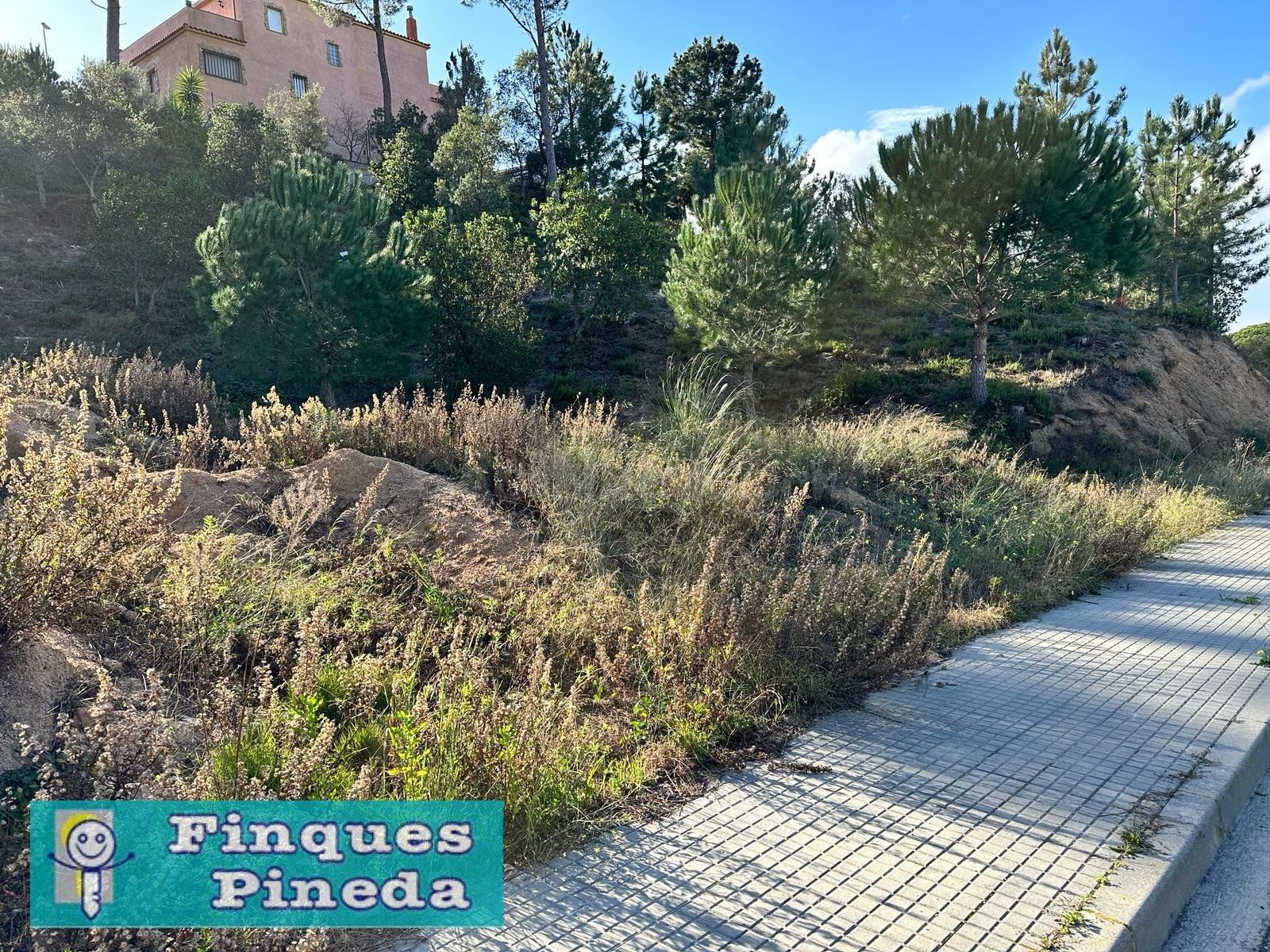 Solar edificable de 812m2 en Tordera