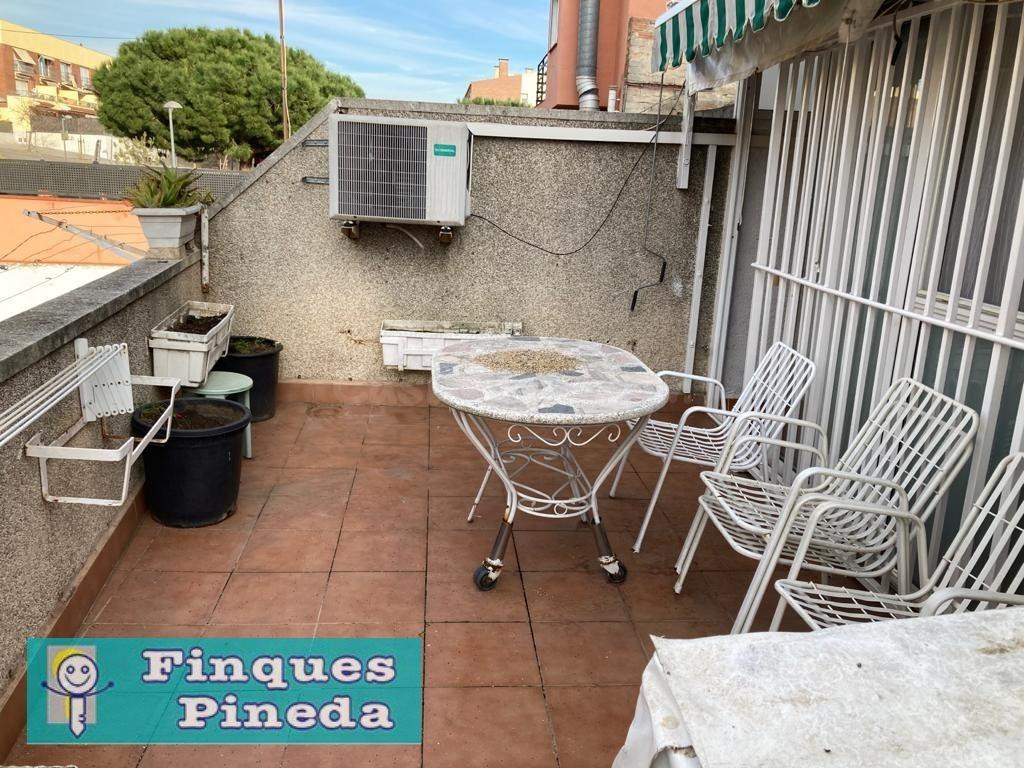 Piso alquilado con terraza en Pineda de Mar