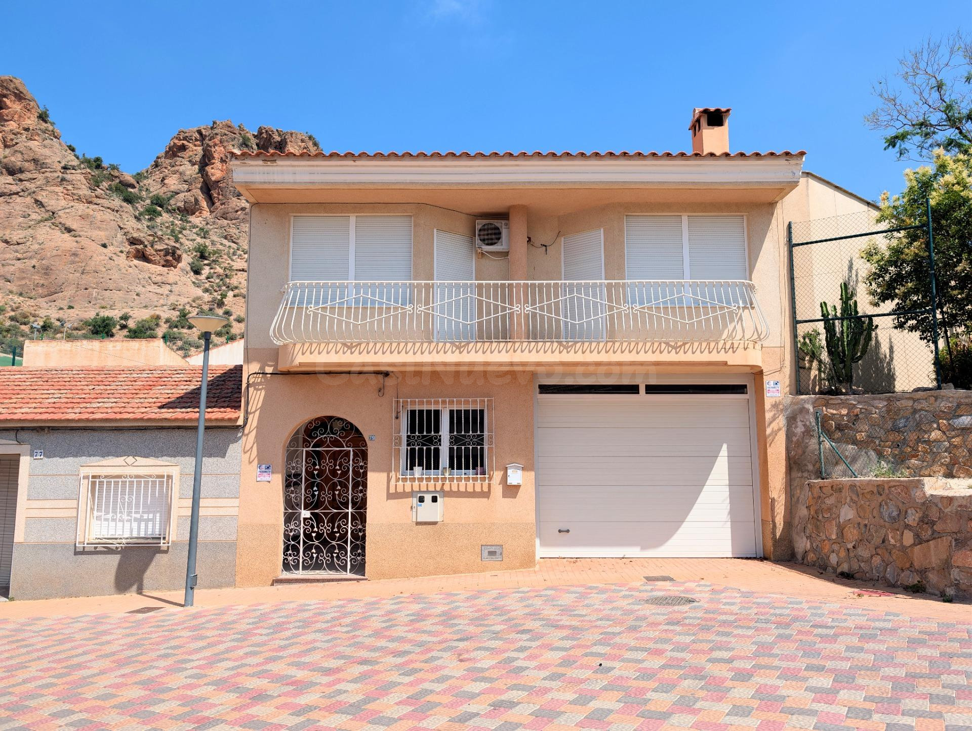 VIVIENDA INDEPENDIENTE EN CALLE PEATONAL