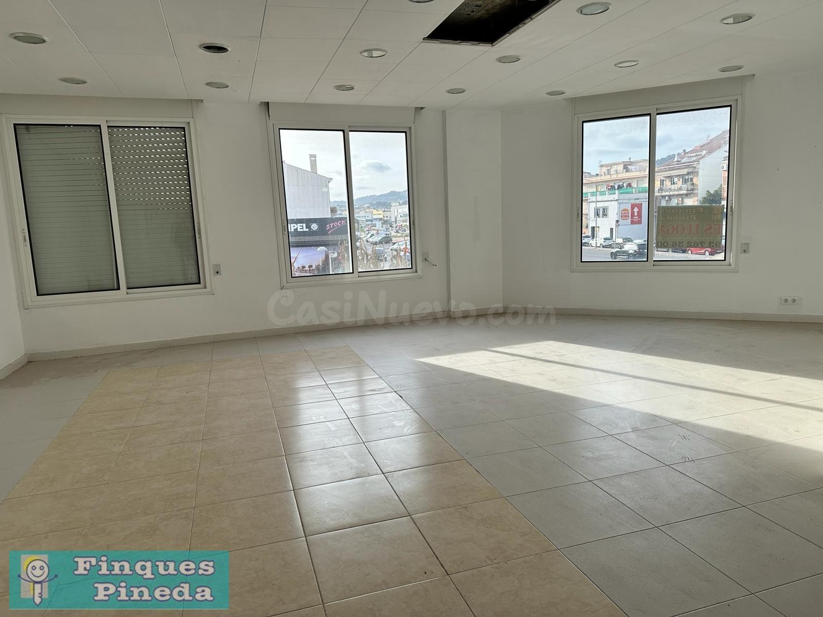 Local de 300m2 con gran potencial de transformación en Pineda de Mar