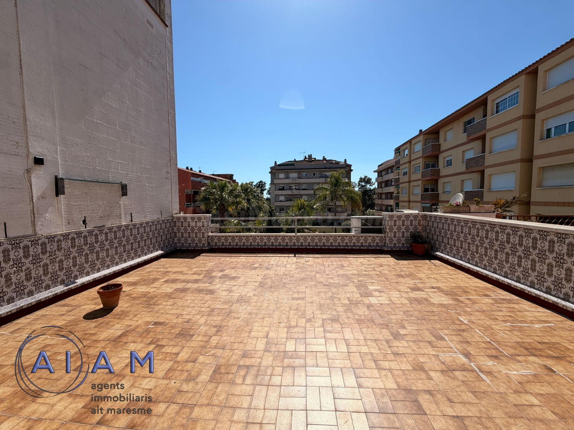 Loft con gran terraza de 43 m2 cerca del centro en PINEDA DE MAR