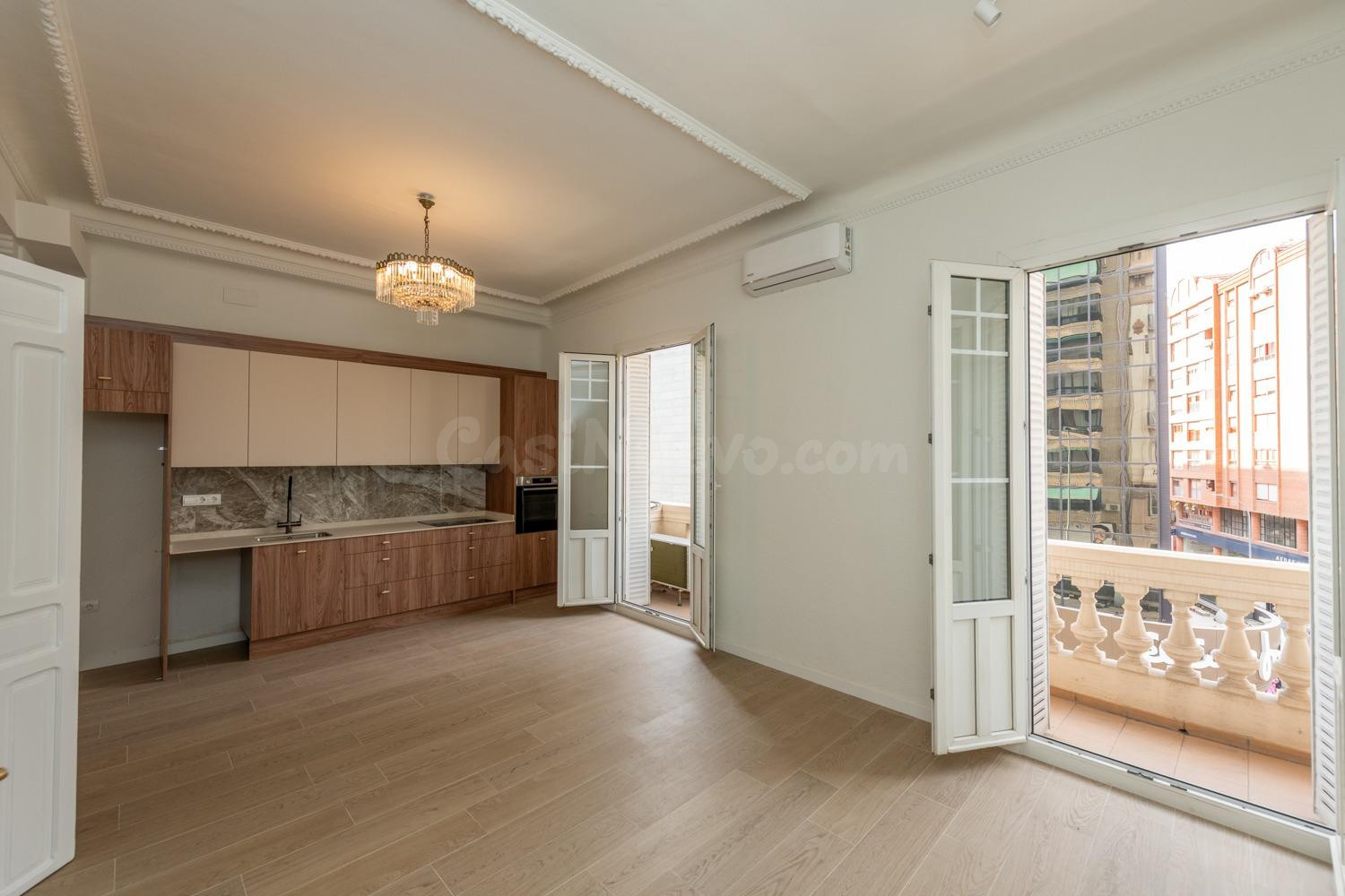 Fantastica Vivienda con techos altos.