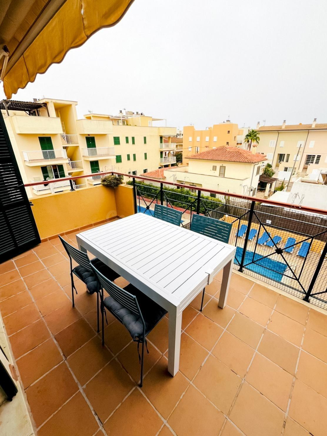 ALQUILER DE TEMPORADA HASTA JUNIO – VIVIENDA CON TERRAZA Y PISCINA COMUNITARIA