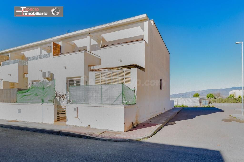 Casa Adosada en Venta en El Viso- San Isidro por €120,000