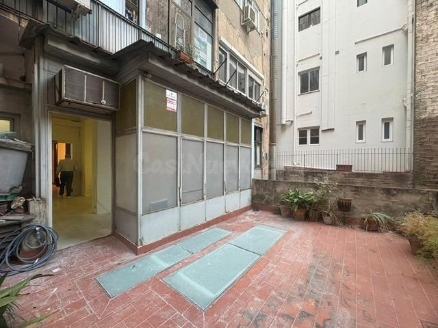 PRINCIPAL CON PATIO EN PLENO EIXAMPLE CON MUCHISIMAS POSIBILIDADES - foto 2