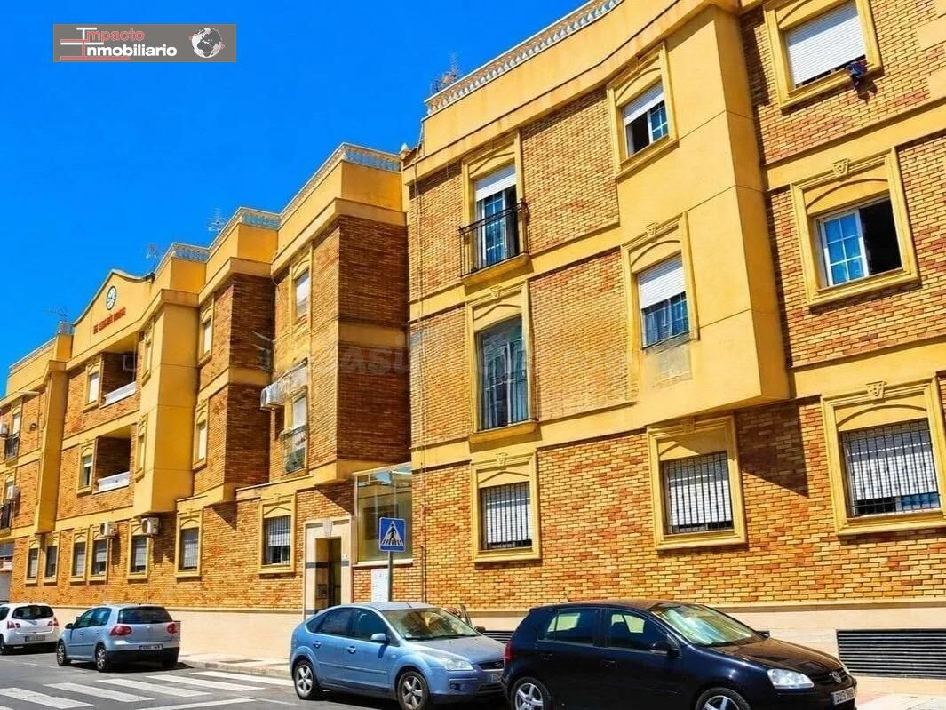 Piso en el Centro de Roquetas de Mar - Oportunidad Única