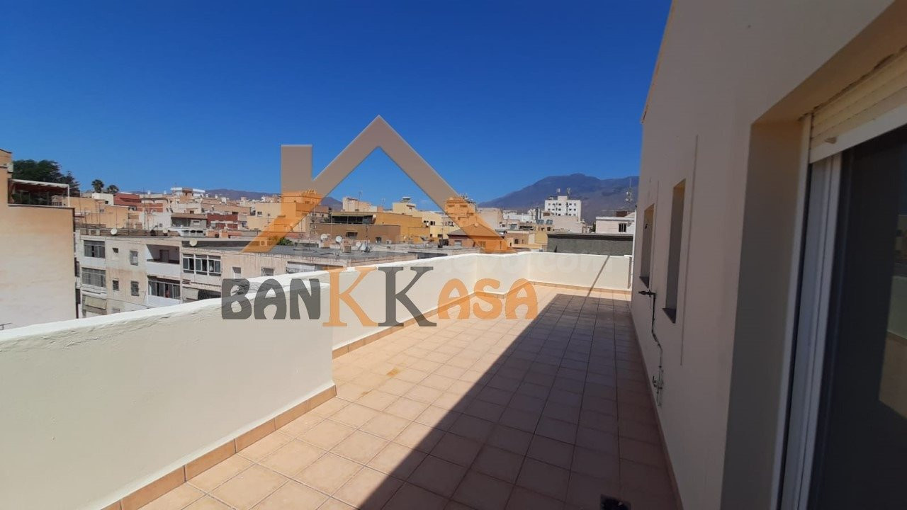 SE VENDE ÁTICO EN EL EJIDO ZONA LOMA DE LA MEZQUITA