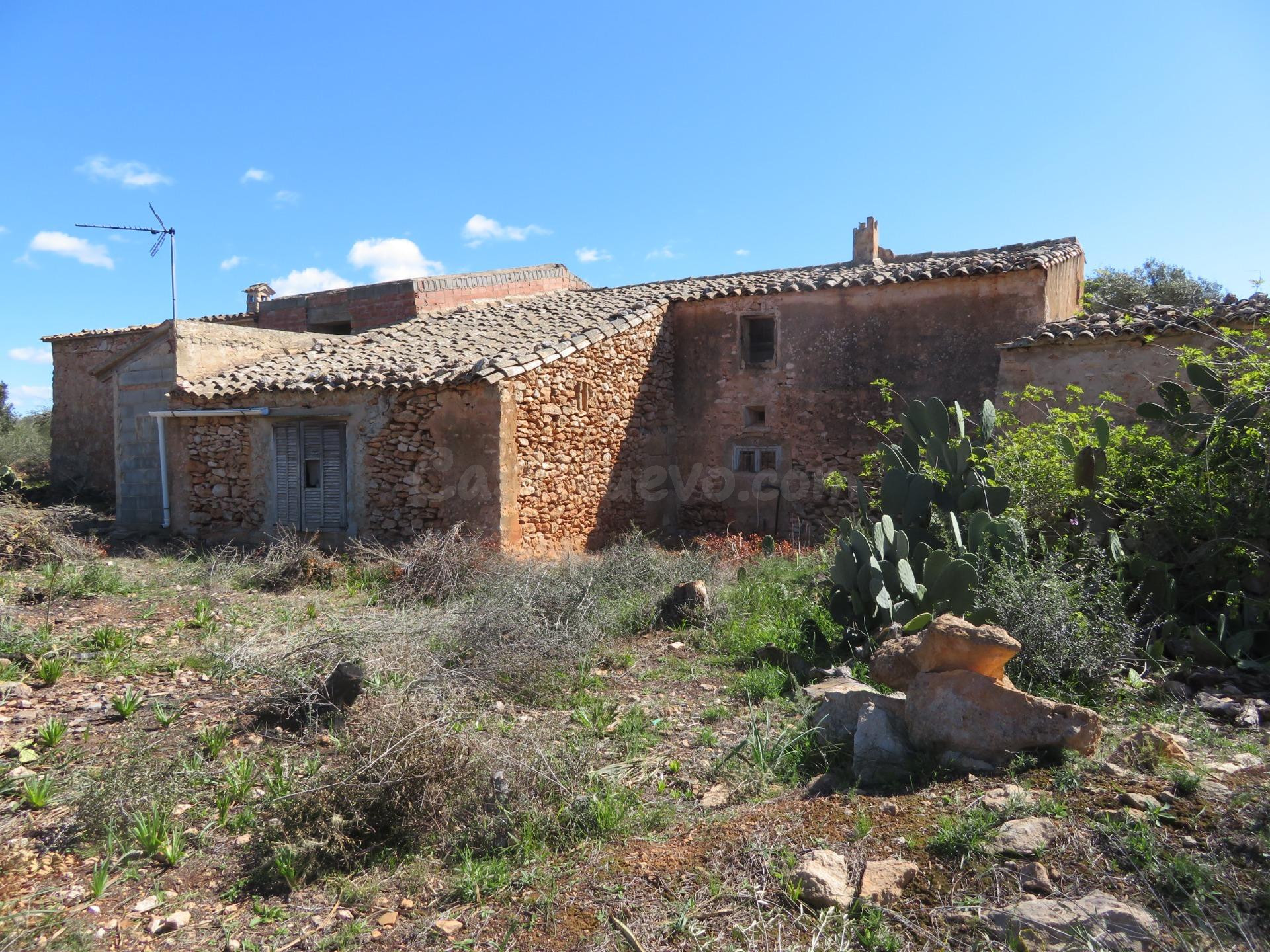 Finca rústica con edificaciones en venta Vallgornera Llucmajor