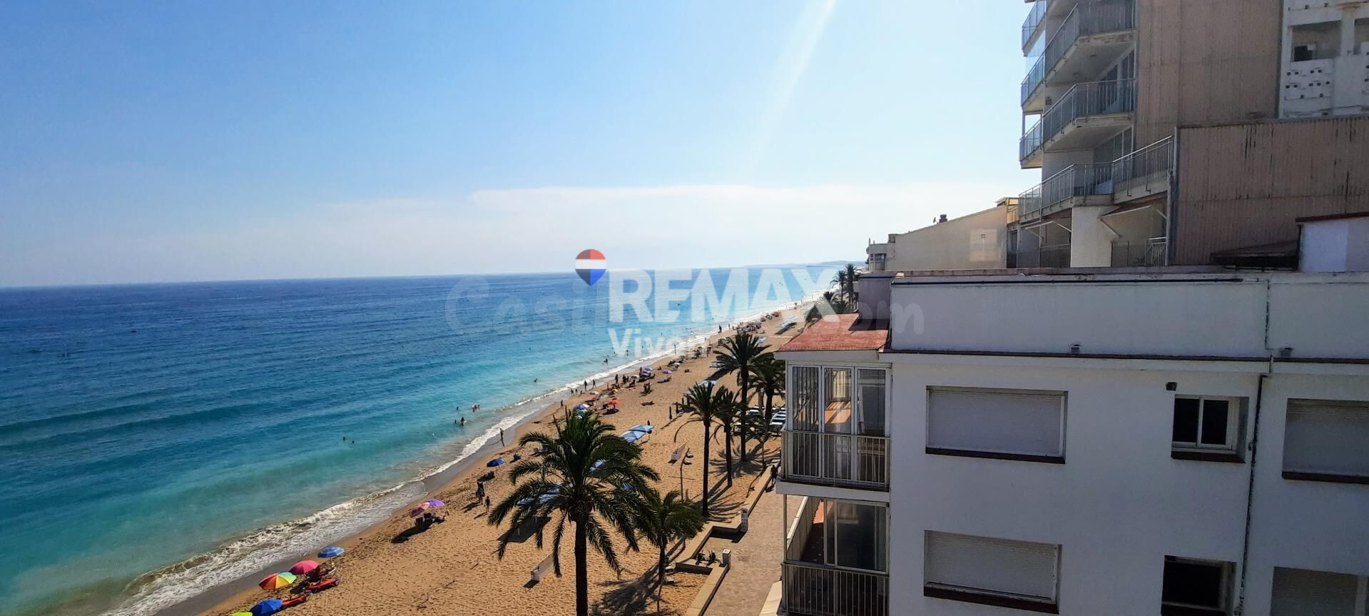 ¡Oportunidad en primera línea de mar! con parking