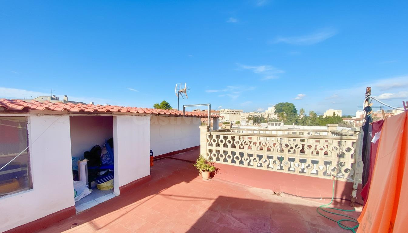 Piso reformado con impresionante terraza solárium privada en Es Coll d’en Rabassa