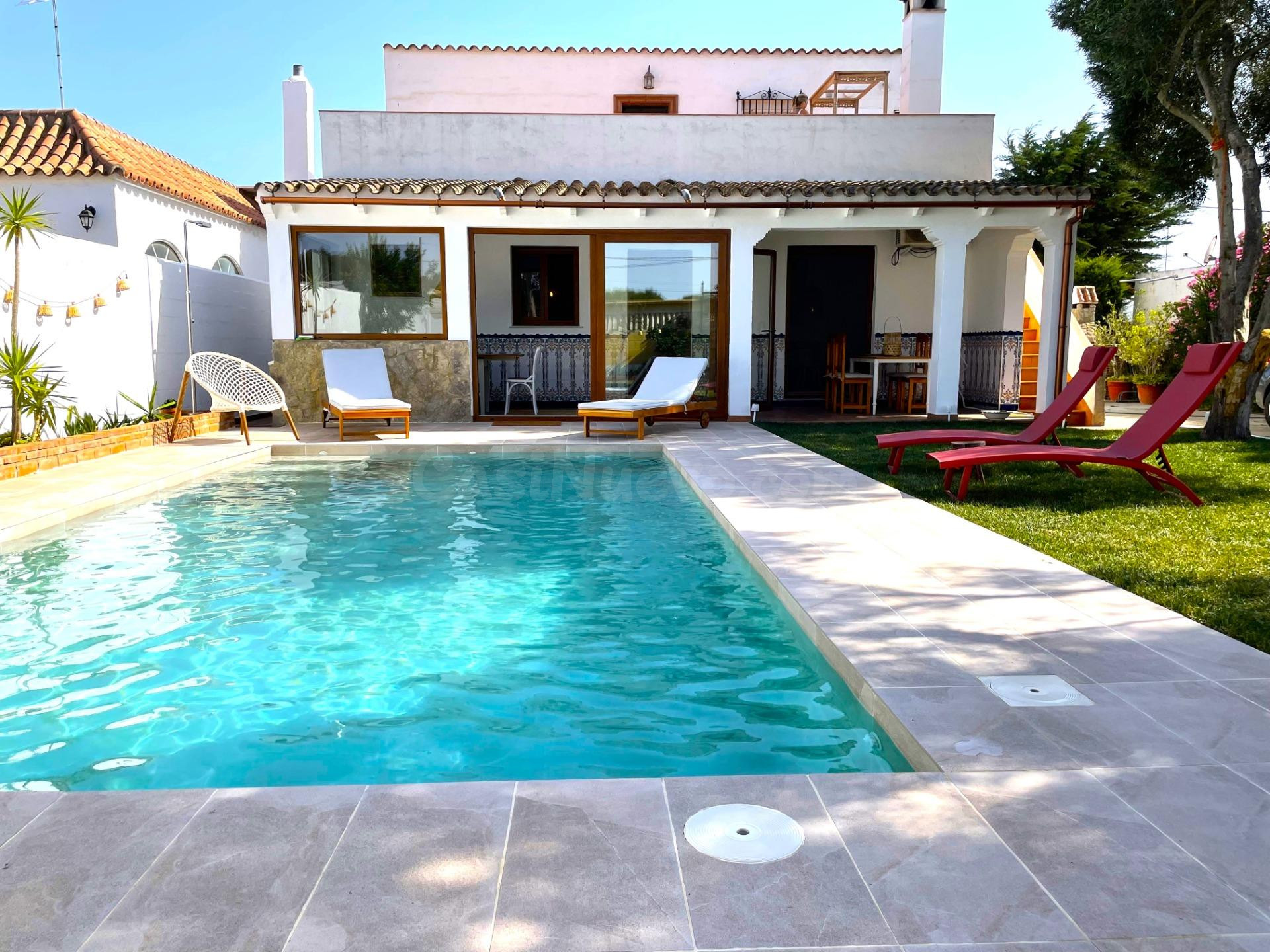 CASA CON PISCINA Y APARTAMENTO INDEPENDIENTE