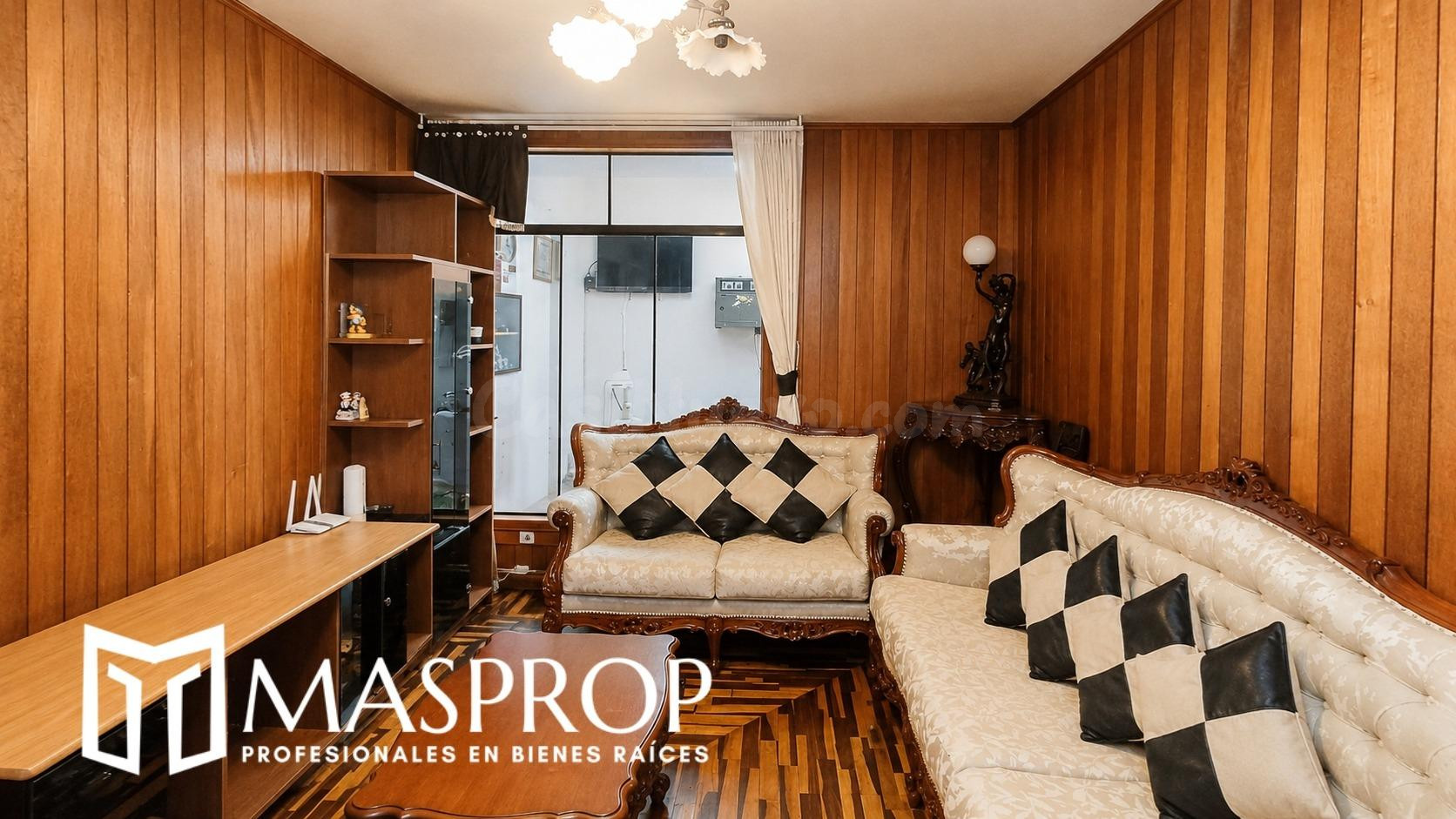 CASA EN VENTA – ASOC. LOS VIRREYES, POCOLLAY