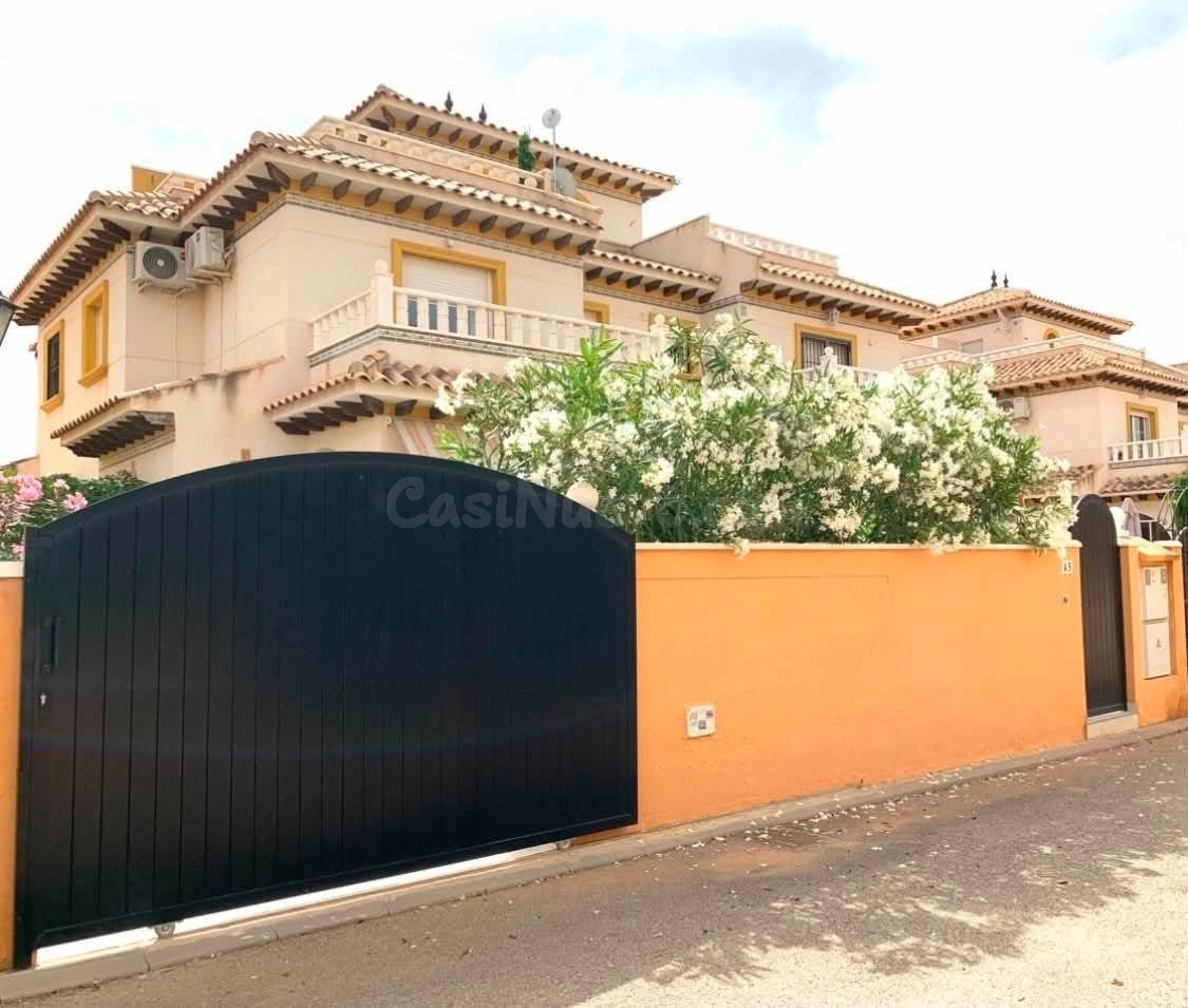 Preciosa casa en Lomas de Cabo Roig