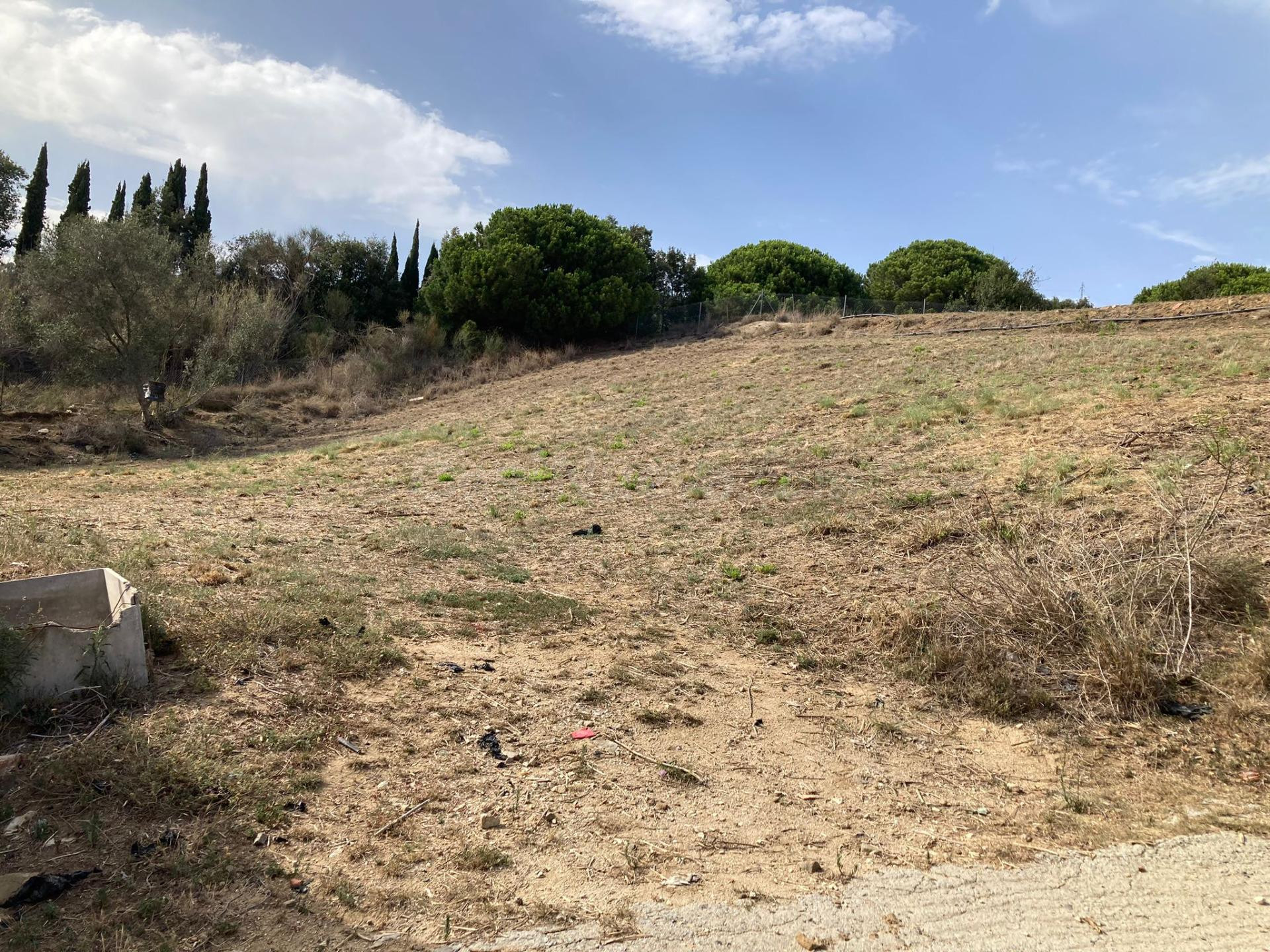 Finca rústica con suministros en Pineda de Mar