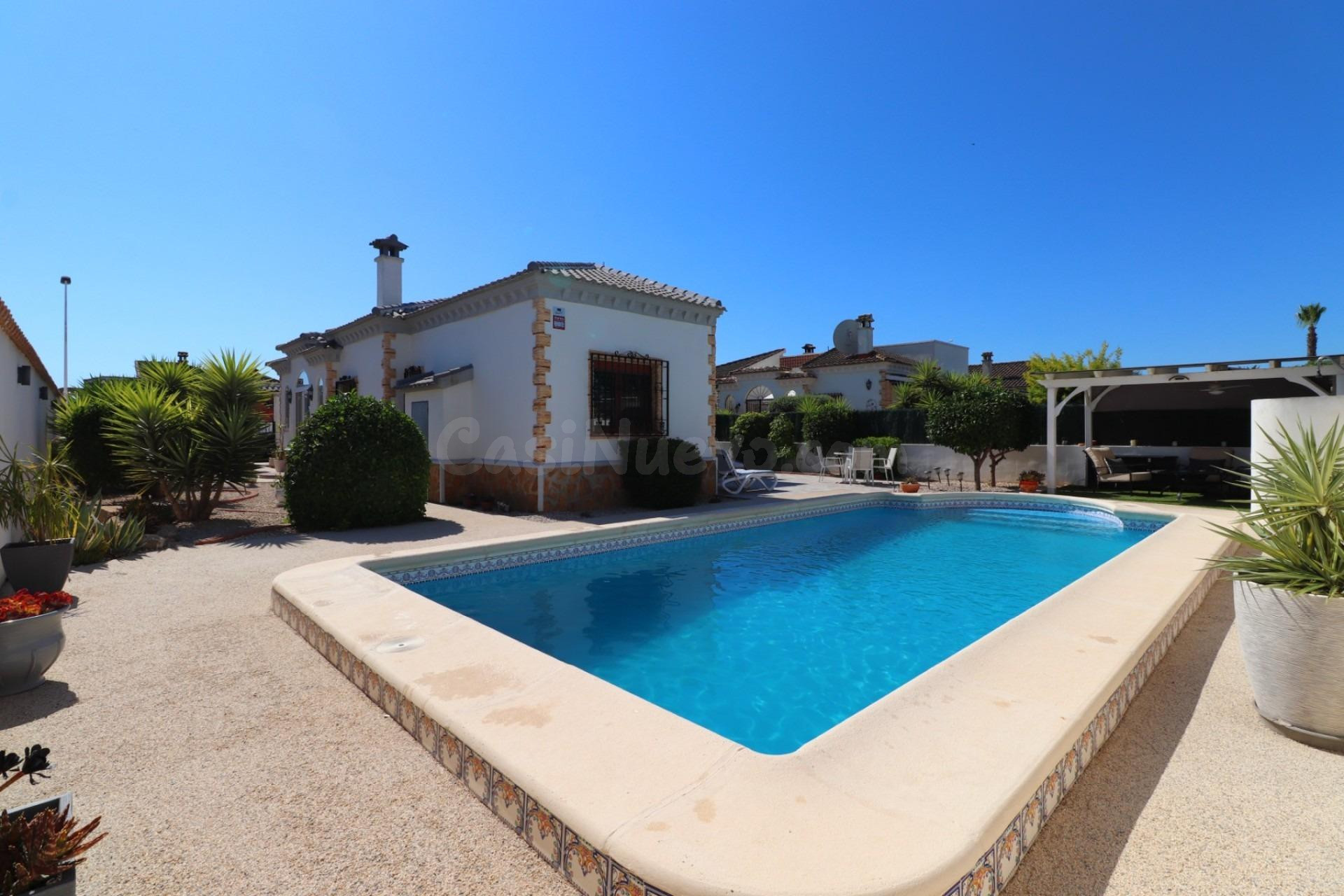 Chalet independiente renovado en San Fulgencio