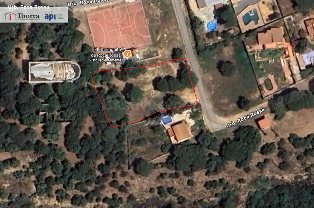PARCELA EN URBANIZACIÓN ROCAROSSA DE 827M2