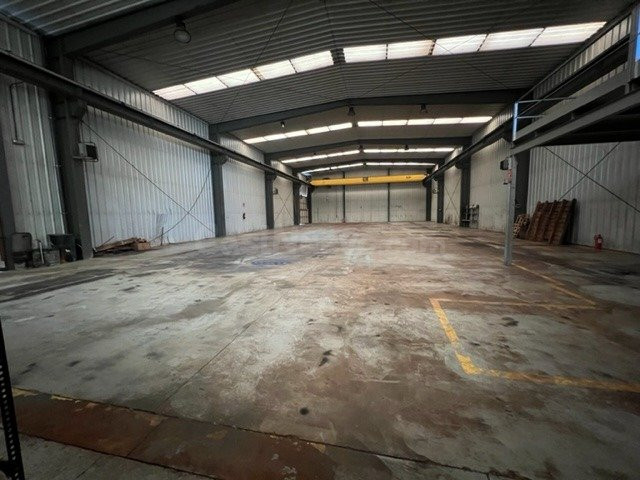 SE VENDE NAVE EN POLIGONO DE BEMBIBRE