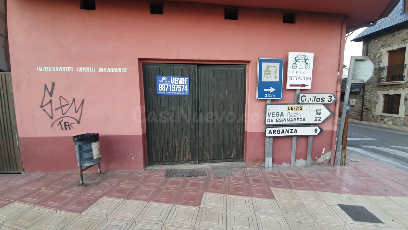 SE VENDE O SE ALQUILA  LOCAL EN  CACABELOS