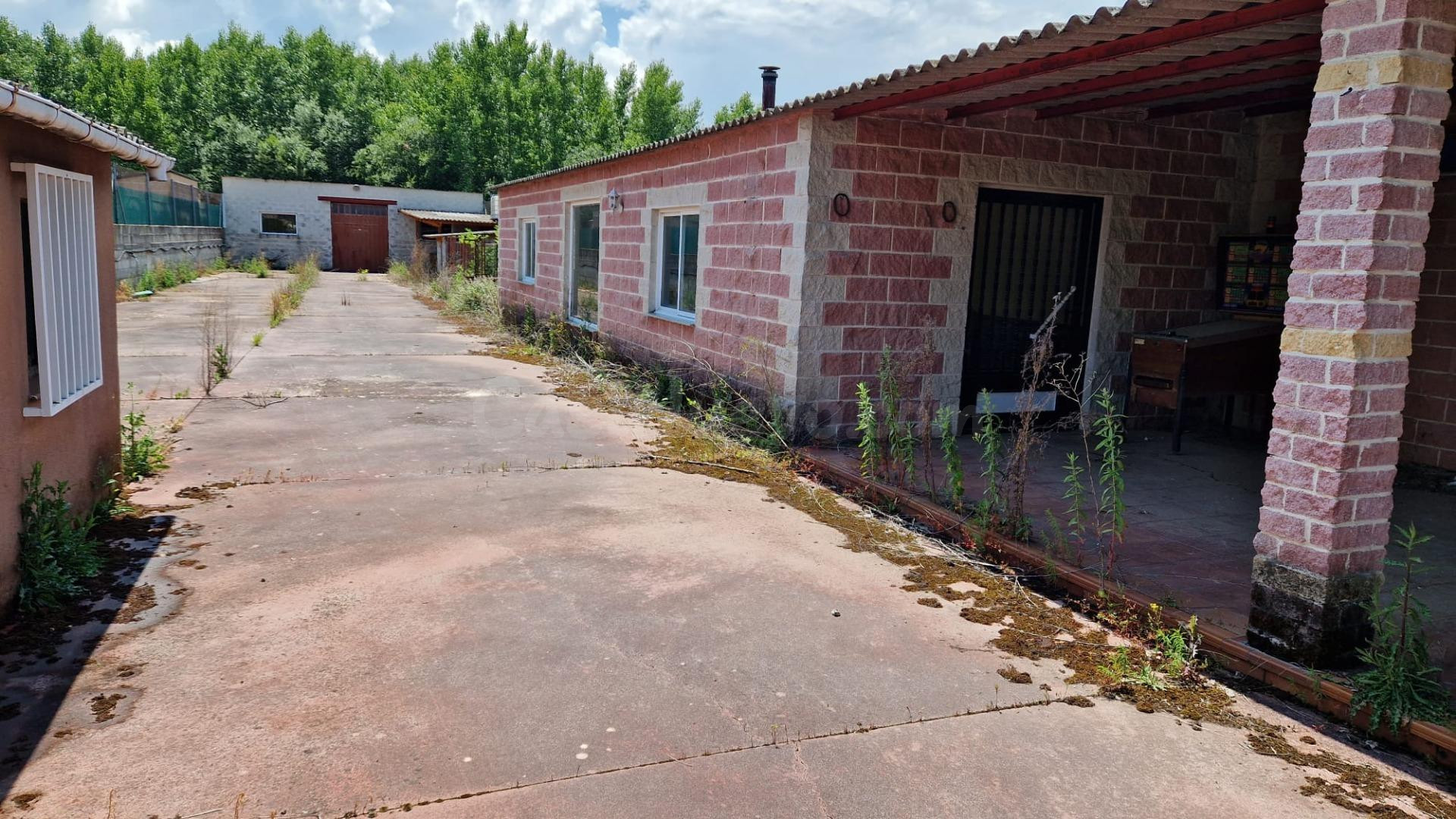 FINCA DE RECREO EN CARRACEDELO