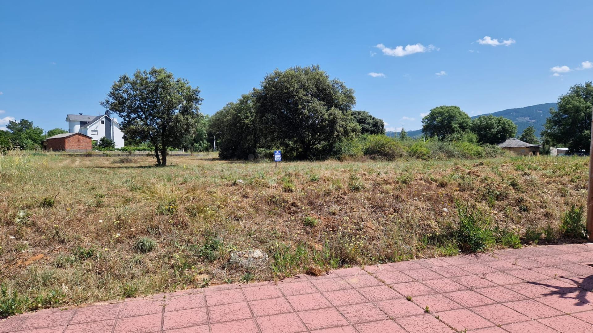 SOLAR DE 1100M2 EN CUBILLOS DEL SIL CON 20METROS DE FACHADA A CARRETERA