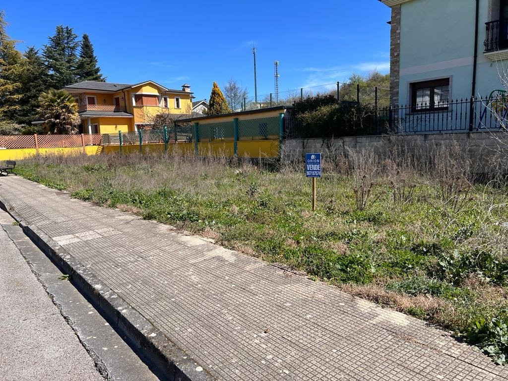 SE VENDE SOLAR EN CACABELOS CON 50 METROS DE FACHADA