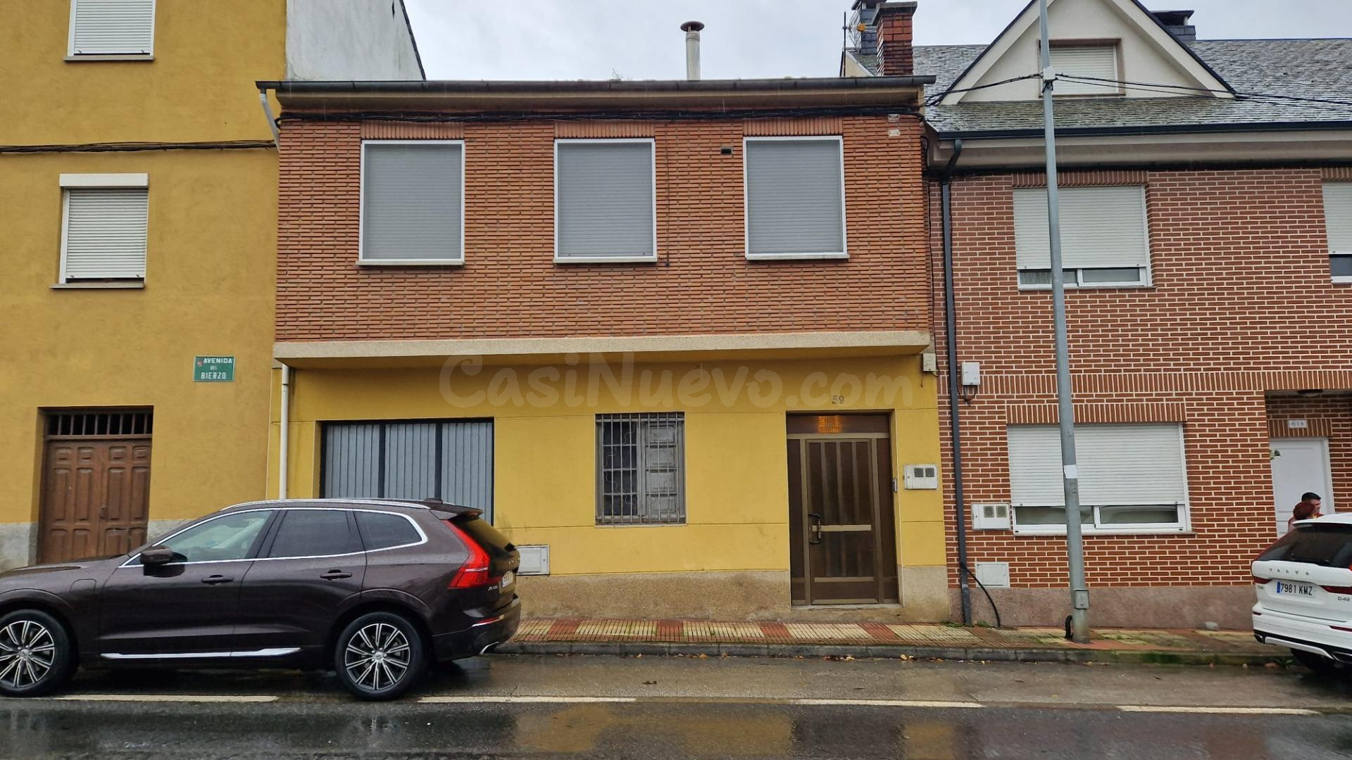 SE VENDE CASA CON TERRENO EN SANTALLA DEL BIERZO