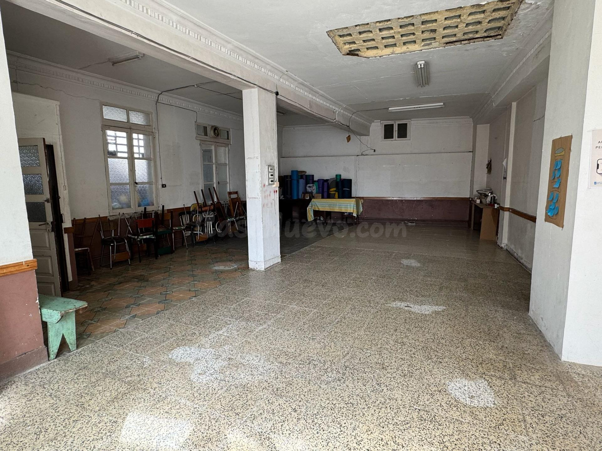 SE VENDE LOCAL COMERCIAL DE 120 M2 EN EL CENTRO DE AS NOGAES - foto 3