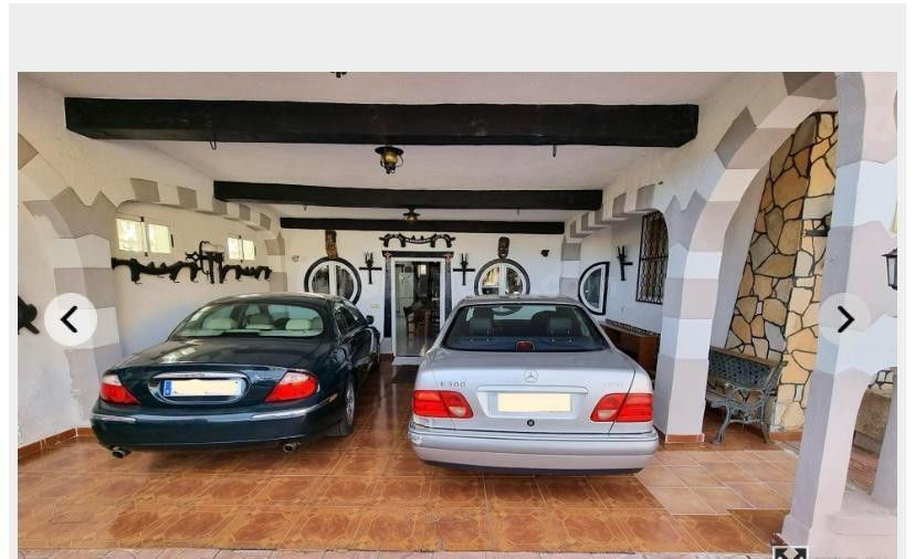 SE VENDE CHALET MUY AMPLIO EN PLENO CARRACEDELO - foto 3