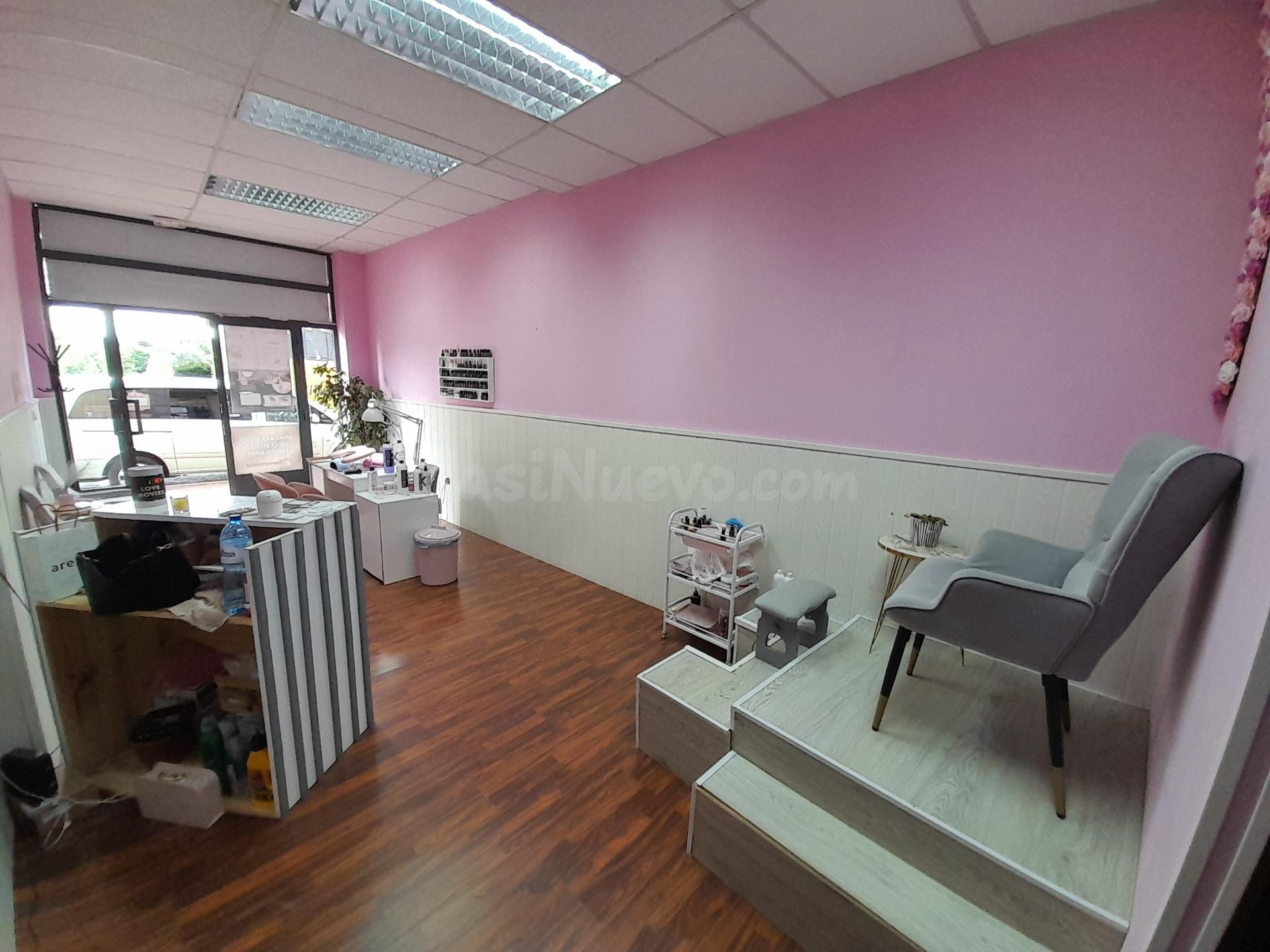 SE VENDE LOCAL COMERCIAL ACONDICIONADO EN AV. DE AMERICA