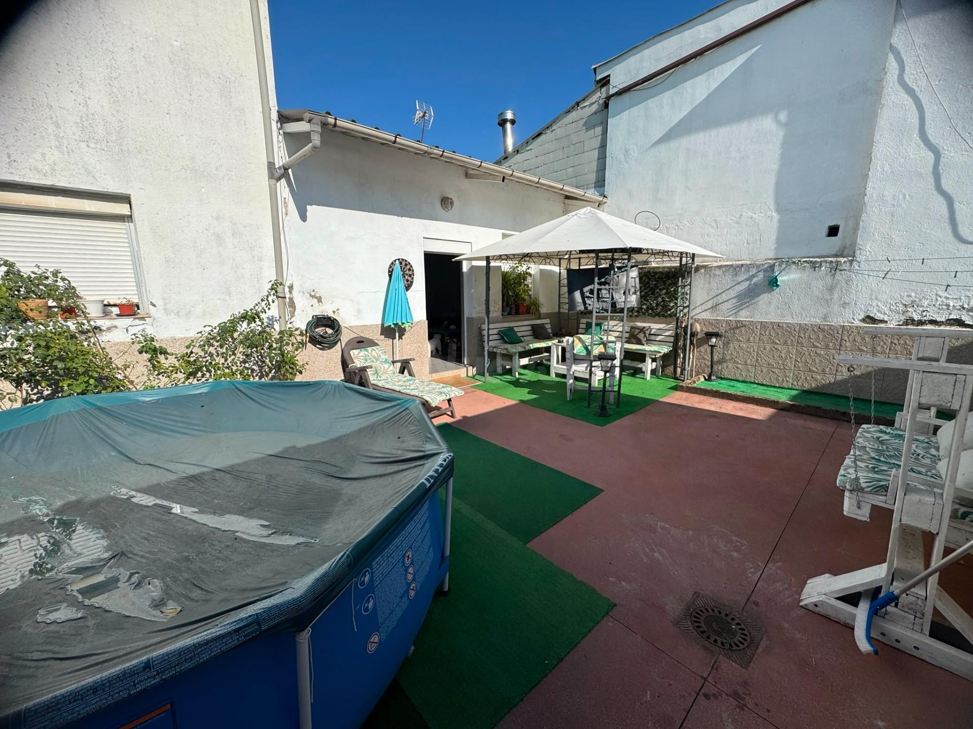 SE VENDE ADOSADO EN POSADA DEL BIERZO, MAS UNA FINCA URBANA  - foto 4